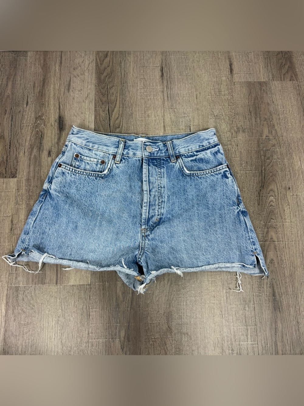 Nuuds Denim Cutoff Shorts Women’s 27 High Rise Distressed Raw Hem Light Wash